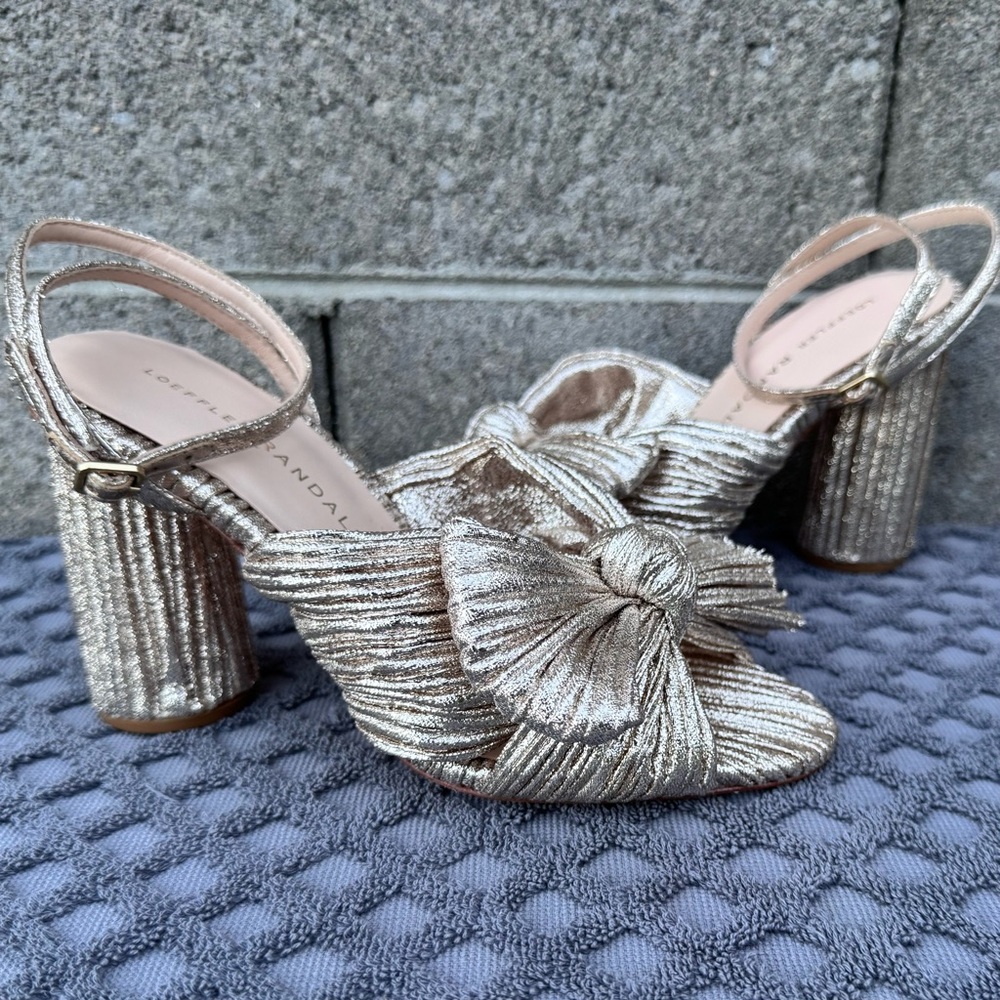 Loeffler Randall Camellia pleated Champagne bow heels Size 5